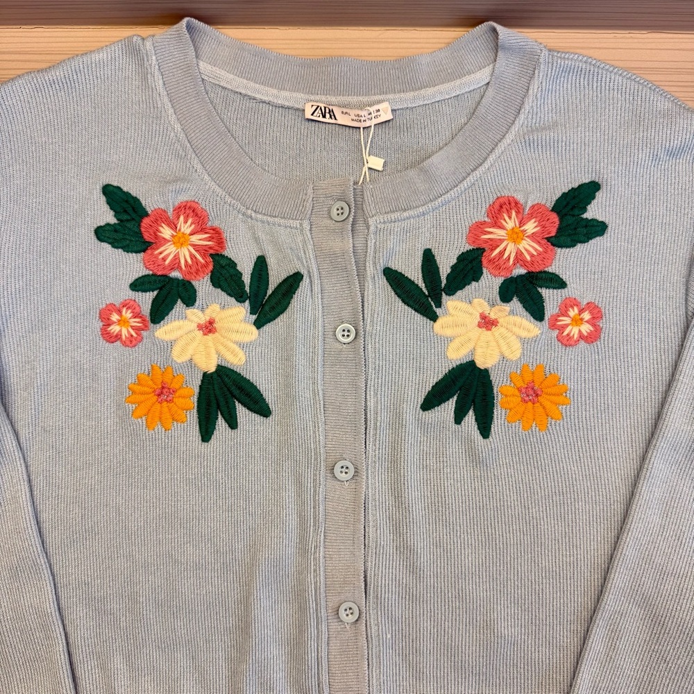 Zara Women's Floral Embroidered Cropped Cardigan - Light Blue.